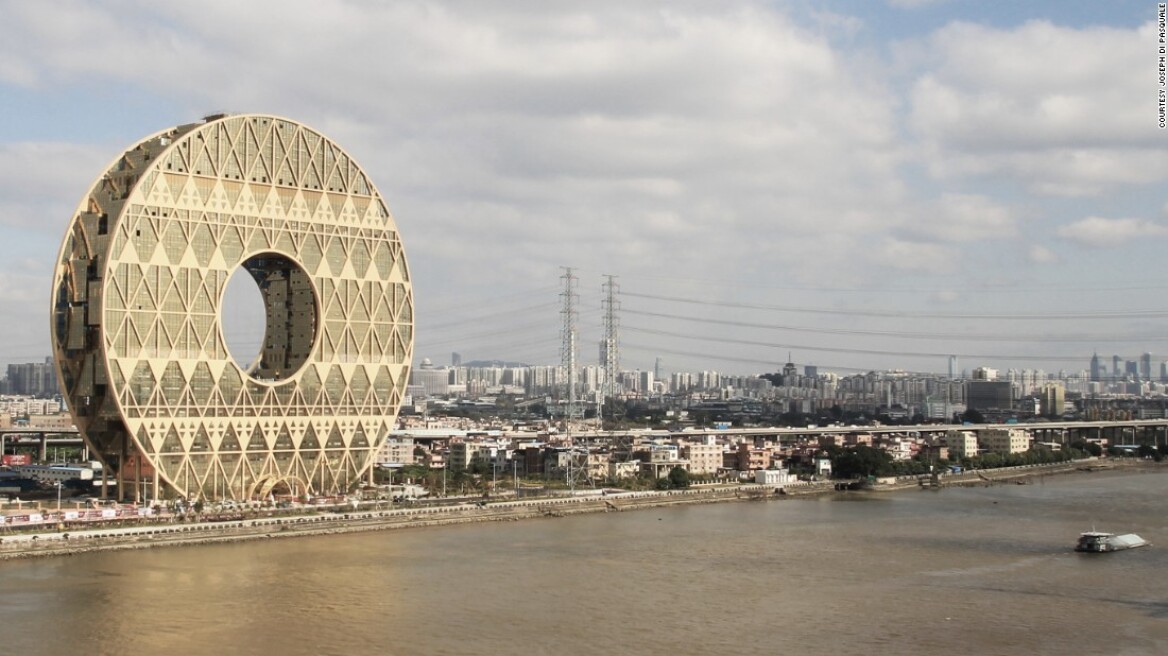 No more bizarre buildings for China (pics)
